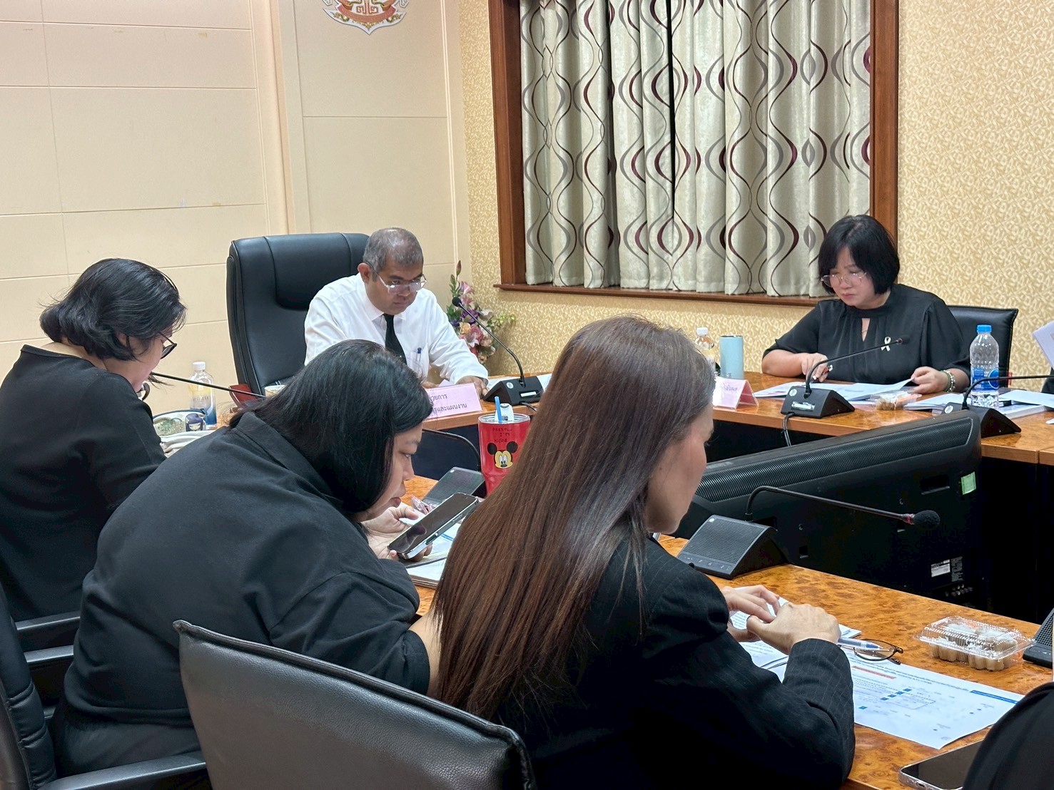 title - การประชุมการรายงานผลระบบติดตามผลการดำเนินงานและผลการเบิกจ่ายงบประมาณ (ALRO Tracking System) และชี้แจงการรายงานผลตัวชี้วัดของโครงการ/กิจกรรมประจำปีงบประมาณ พ.ศ. 2569